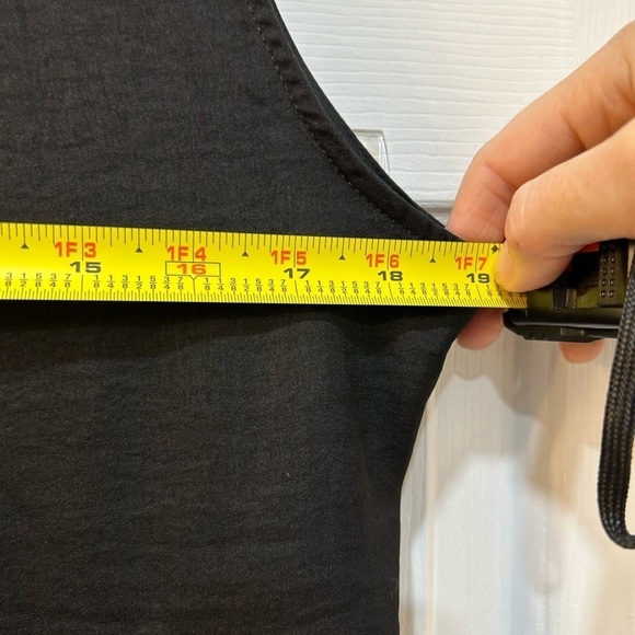 NWT Black Sleeveless Chiffon Blouse V-Neck Pullover Preppy Nightlife Witchy Sz M - Picture 4 of 7